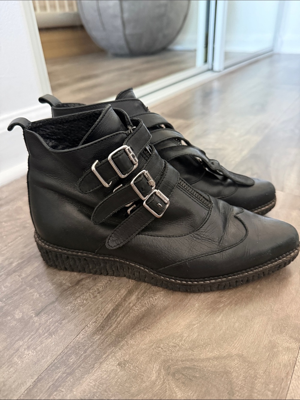 Women’s Black Leather Buckle Wedge Pointy Boots 5.5